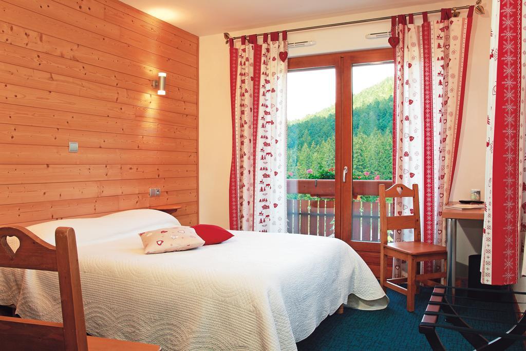 Logis Hotel Le Vetine Le Valtin Oda fotoğraf